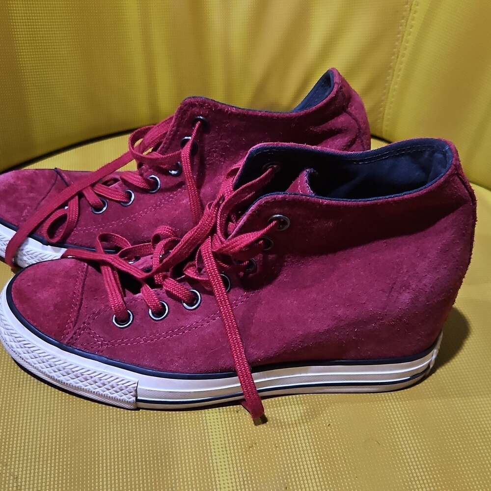 CONVERSE Women's Hidden Heel Wedge RED SUEDE Mid Sneakers Size 8